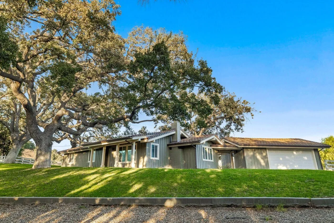 1750 Rambling Oaks Road, Santa Ynez, California, United States. - Photo 33