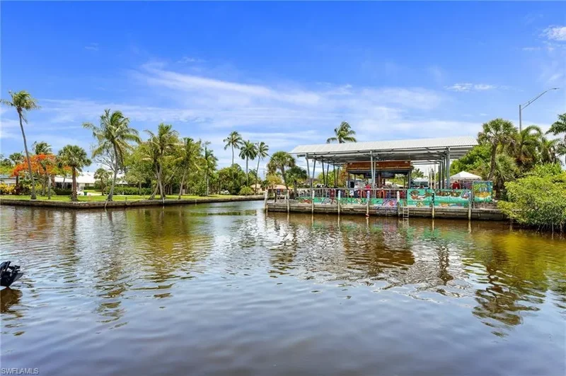 2772 Riverview DR, Naples, Florida, United States. - Photo 29