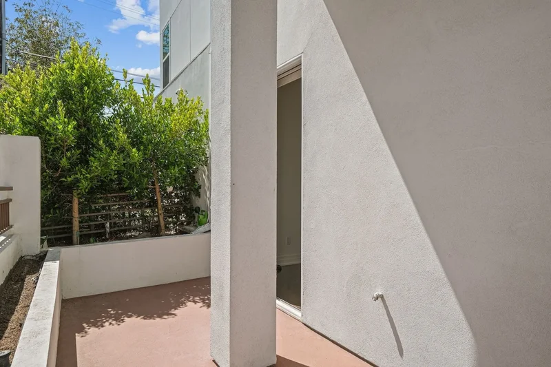 2512 28th Street 104, Santa Monica, CA 90405, Santa Monica, California, United States. - Photo 35
