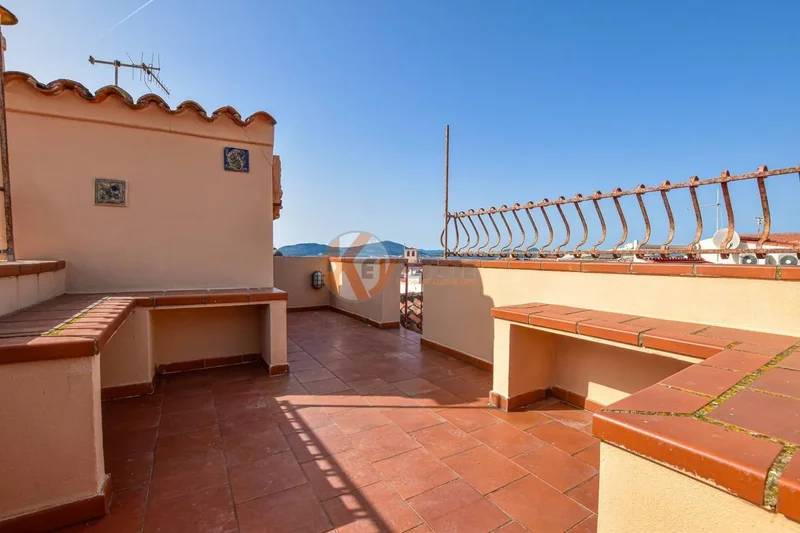 For Sale – Via Barcellonetta 13 – Historic Center