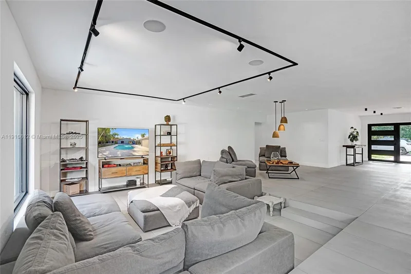 14135 N Miami Ave, Miami, Florida, United States. - Photo 17