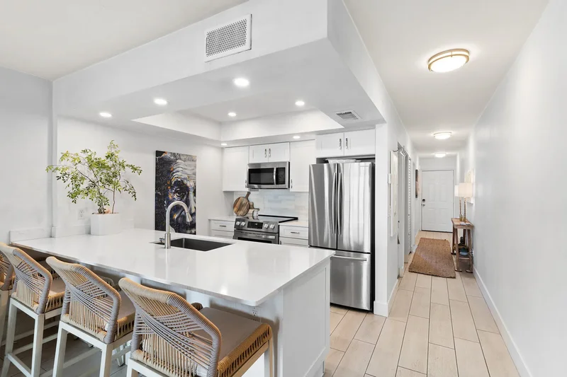 260 Southbay Drive , 107, Naples, FL 34108, Naples, Florida, United States. - Photo 5