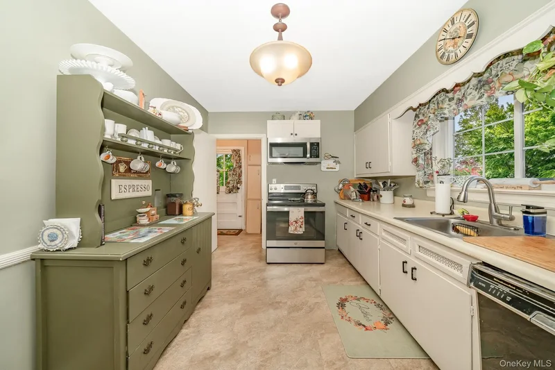 1427 Washington Avenue, Seaford, NY 11783, Seaford, New York, United States. - Photo 17