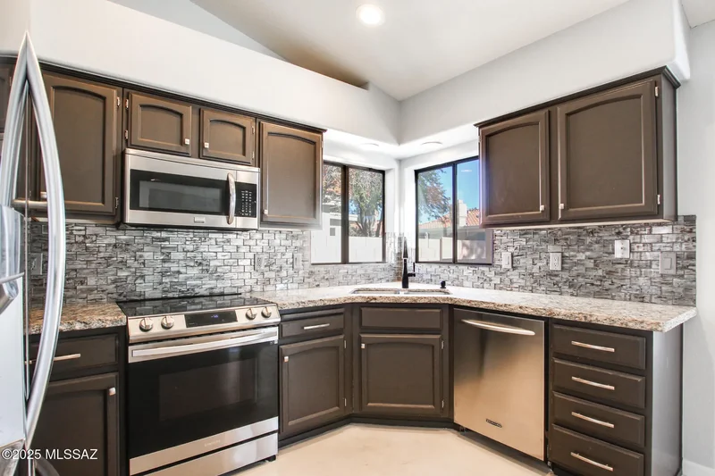 7246 E Shoreline Drive, Tucson, Arizona, United States. - Photo 15