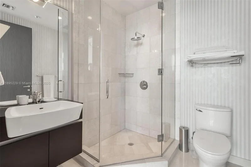 200 Biscayne Boulevard Wa, #5211, Miami, FL, 33131, USA, Miami, Florida, United States. - Photo 28