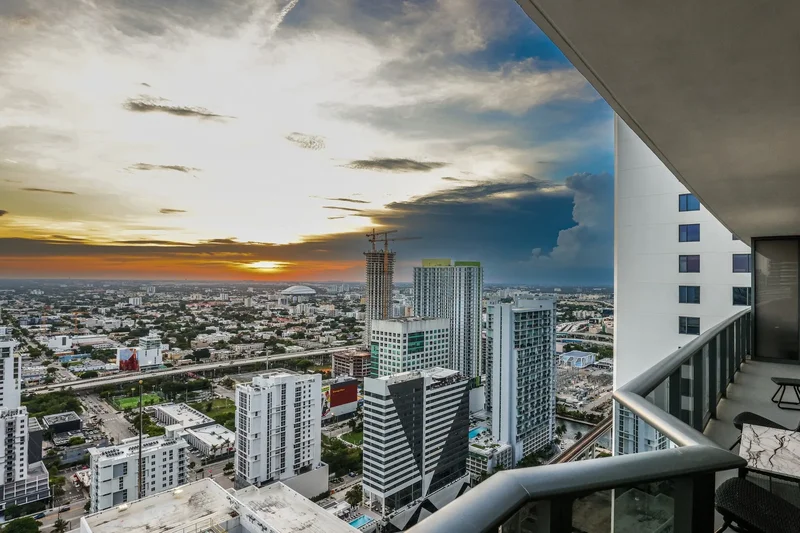 55 SW 9th St 3906, Miami, FL 33130, Miami, Florida, United States. - Photo 17