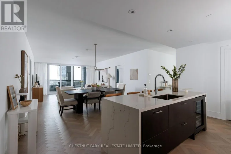 907 - 455 Wellington Street W, Toronto, Ontario, Canada. - Photo 2