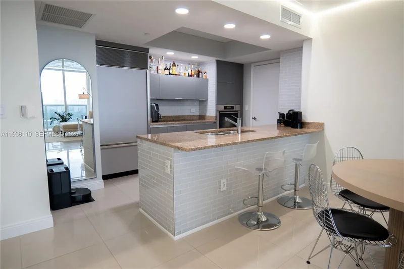 17201 Collins Ave 3502, Golden Beach, Florida, United States. - Photo 2