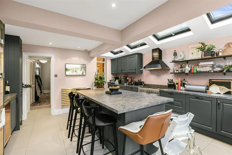 Canbury Park Road, Kingston upon Thames, England, United Kingdom. - Photo 15