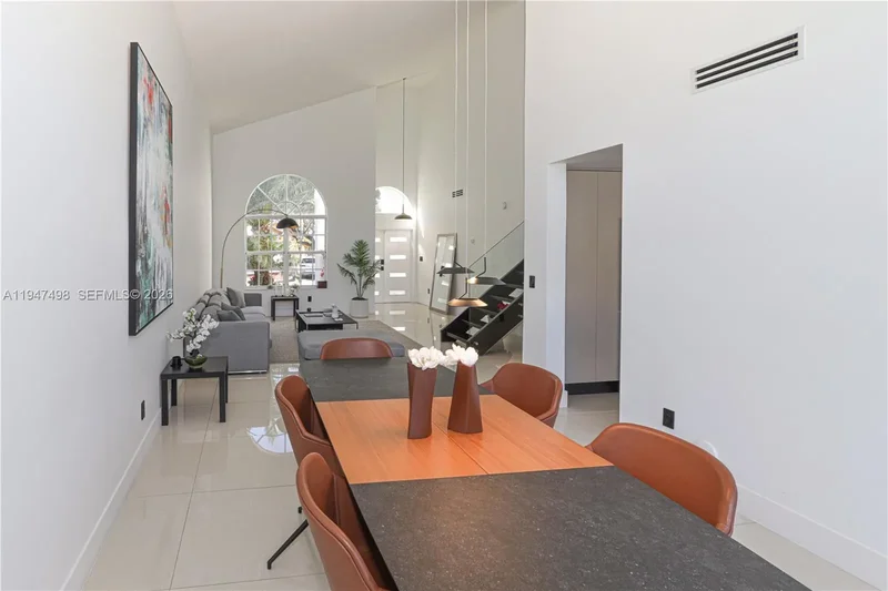 5901 NW 110th Ct, Doral, Florida, United States. - Photo 5