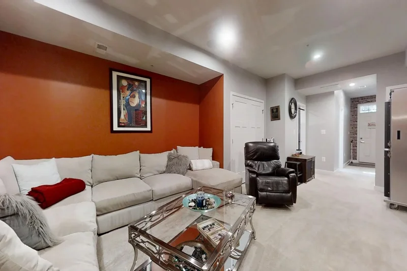 950 Mississippi Avenue Southeast , Washington, DC 20032, Washington, District of Columbia, United States. - Photo 6