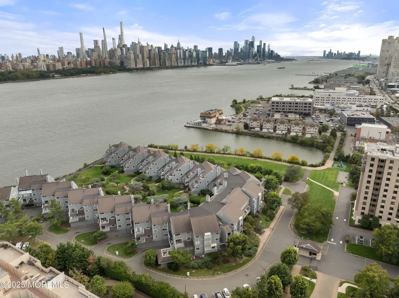9E Cove Lane, North Bergen, NJ 07047, North Bergen, New Jersey, United States. - Photo 28