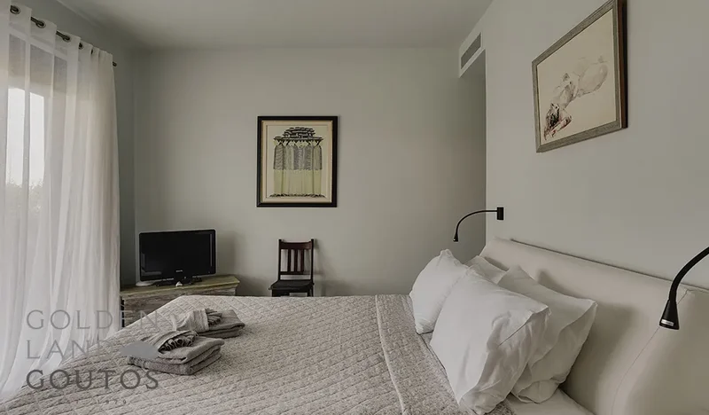 2100117 - Beachfront Maisonette