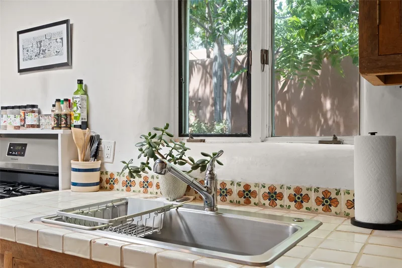 868 E Alameda Street, Santa Fe, NM 87501, Santa Fe, New Mexico, United States. - Photo 2