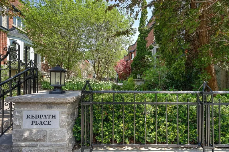 28 Place Redpath, Montréal, Quebec, Canada. - Photo 32
