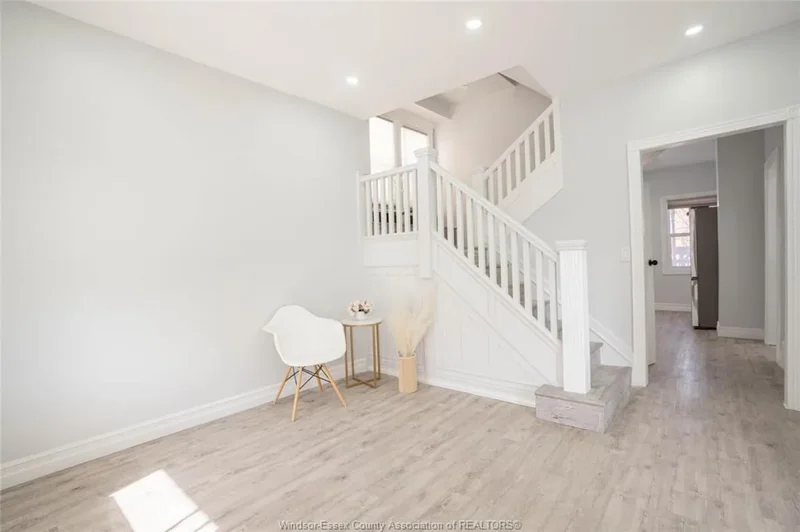 816 DOUGALL AVENUE, Windsor, Ontario, Canada. - Photo 2