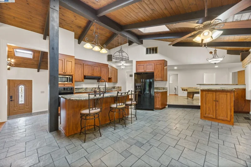 699 Fiesta Place, Hayward, California, United States. - Photo 17