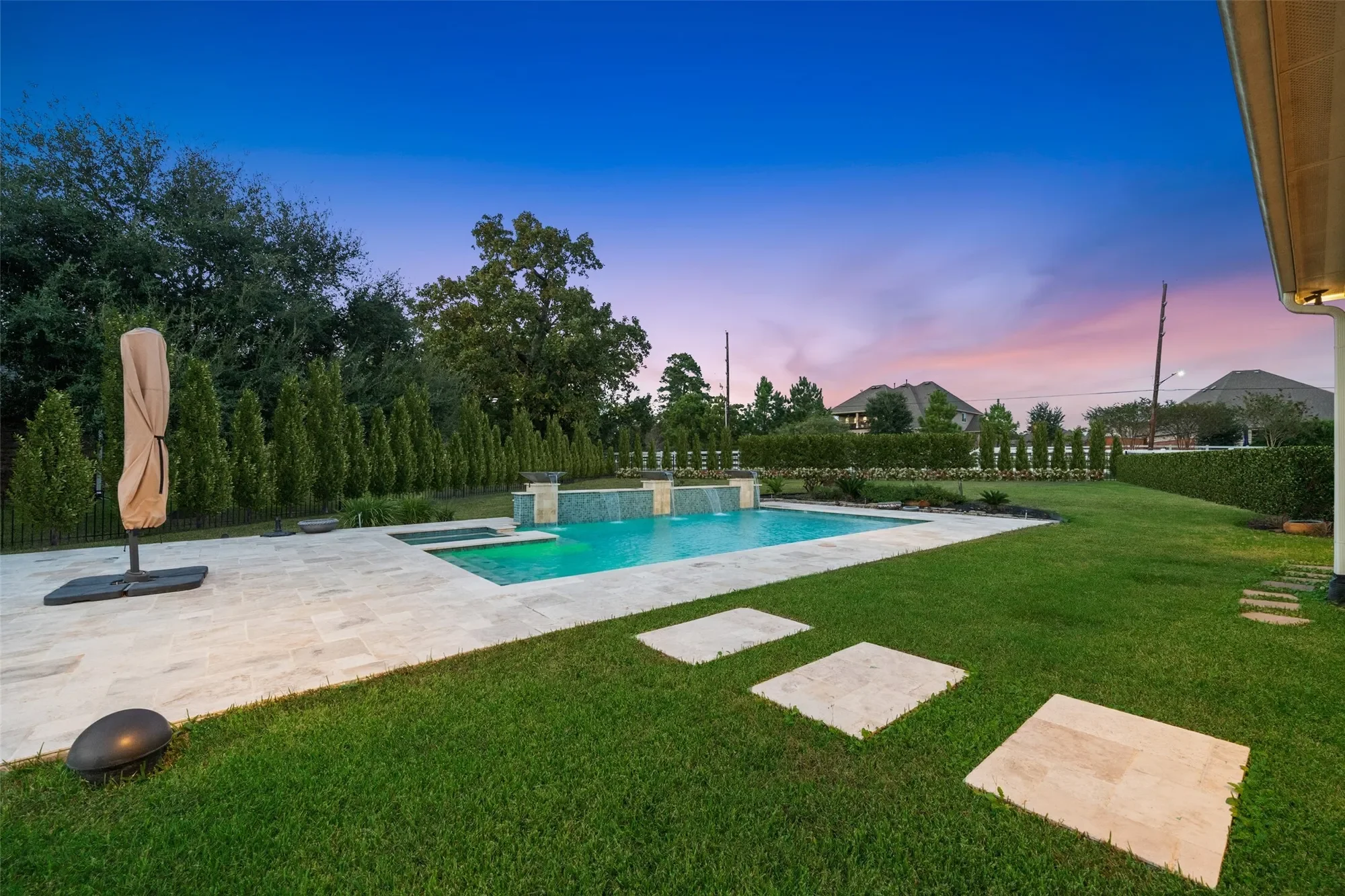 5924 Oak Leaf Court, Conroe, TX 77304, Conroe, Texas, United States. - Hero Image