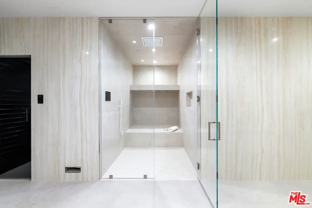 8116 Laurel View Drive, Los Angeles, California, United States. - Photo 38