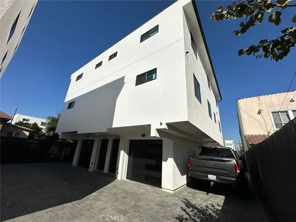 235 E 29th Street, LOS ANGELES, CA 90011, Los Angeles, California, United States. - Photo 30