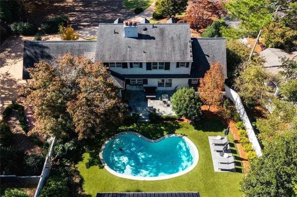 Exterior photo 7