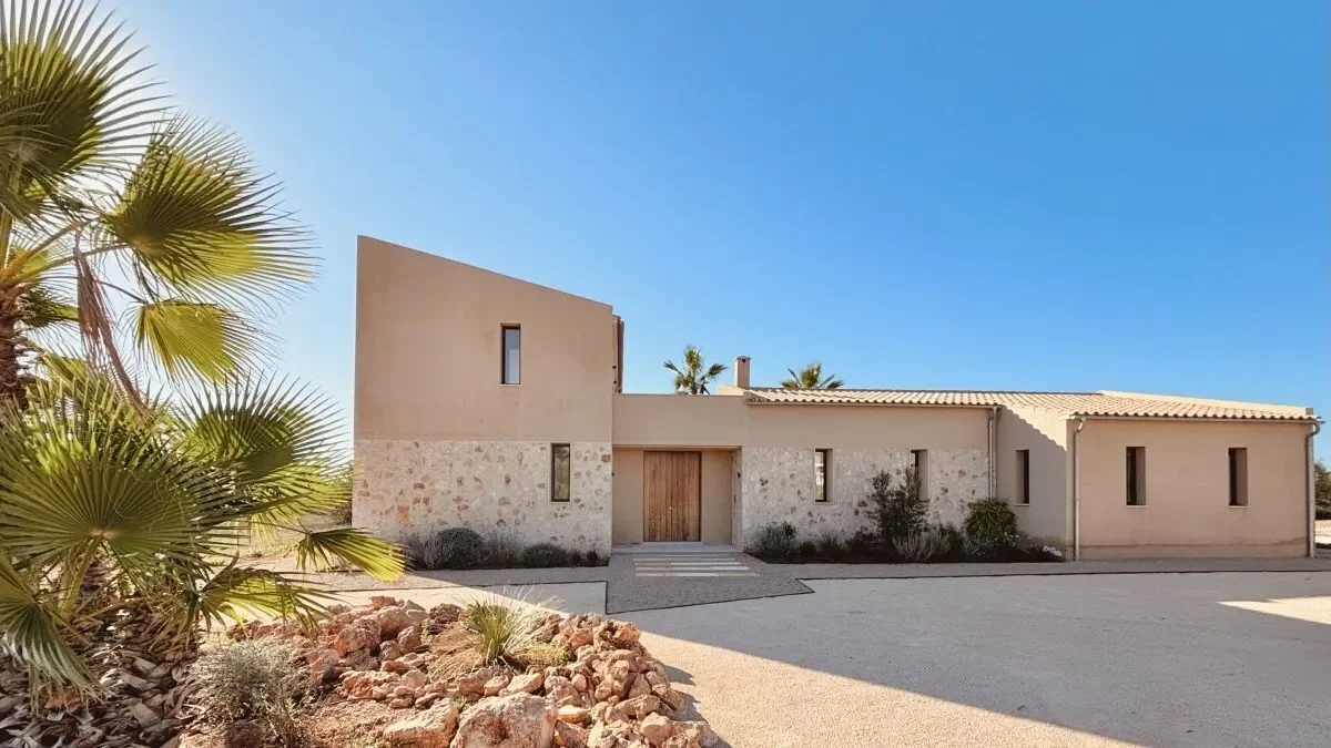 Exterior photo 4