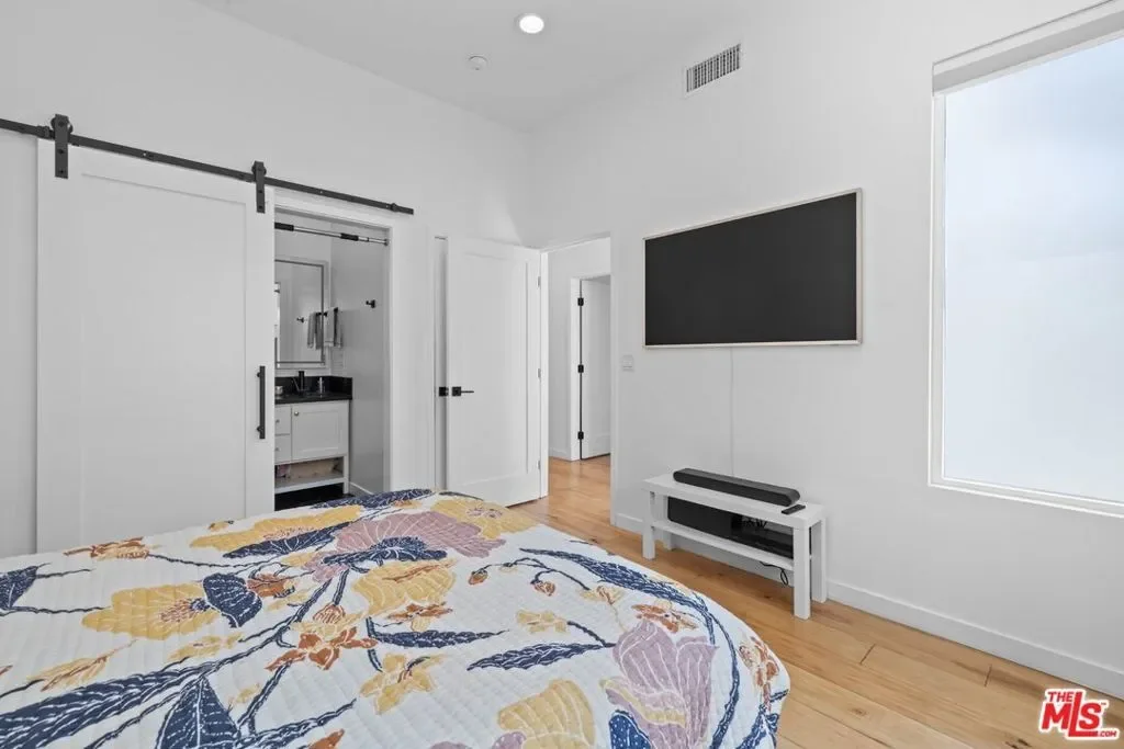 3170 Glenmanor Place, Los Angeles, California, United States. - Photo 17