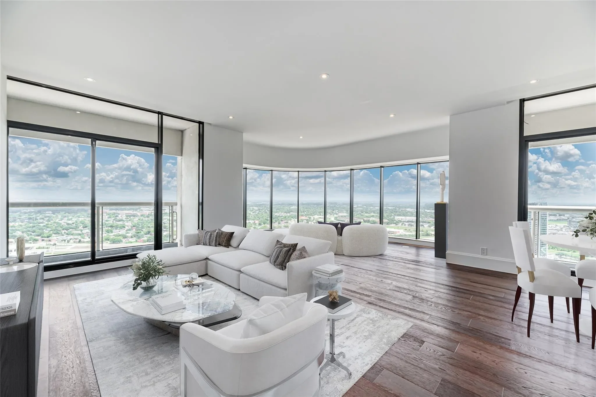 1701 Hermann Drive 34L, Houston, Texas, United States. - Photo 3
