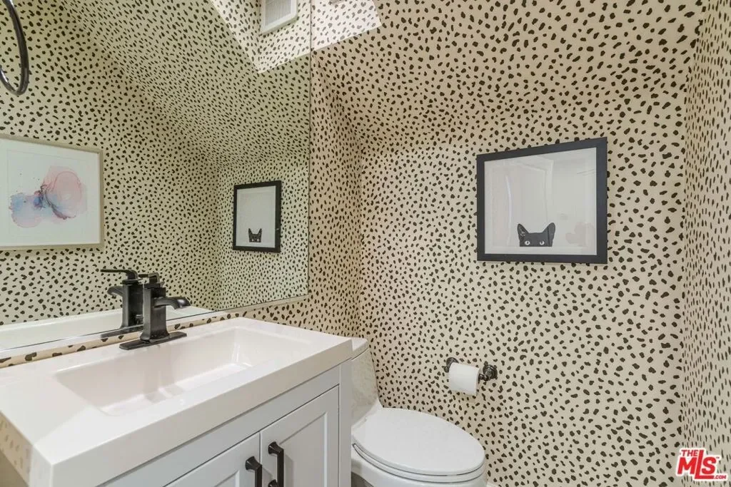 520 S Barrington Avenue 117, Los Angeles, California, United States. - Photo 5