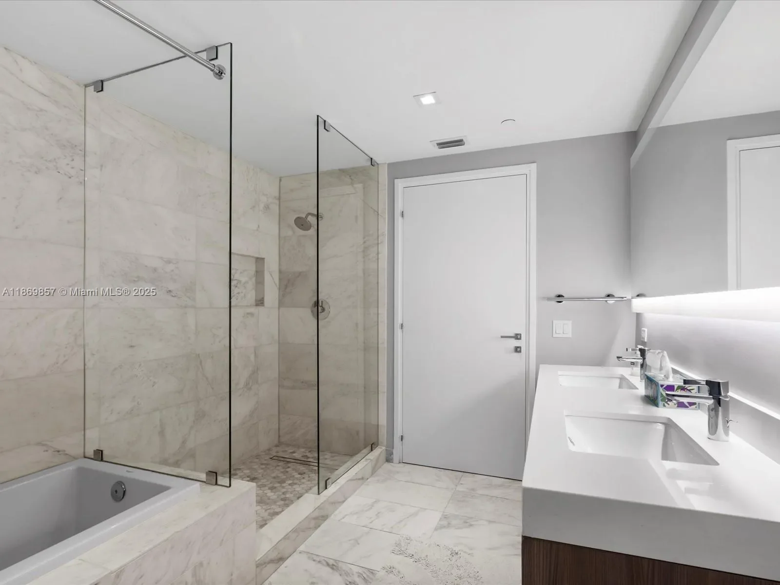 401 N Birch Rd 603, Fort Lauderdale, Florida, United States. - Photo 11
