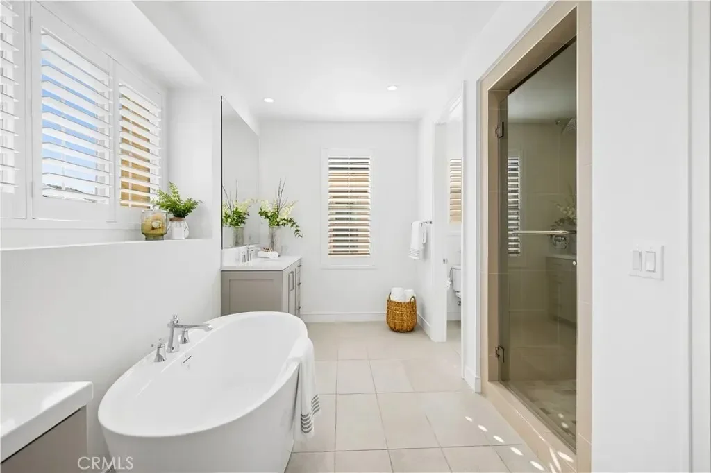 106 Albero, Irvine, California, United States. - Photo 29