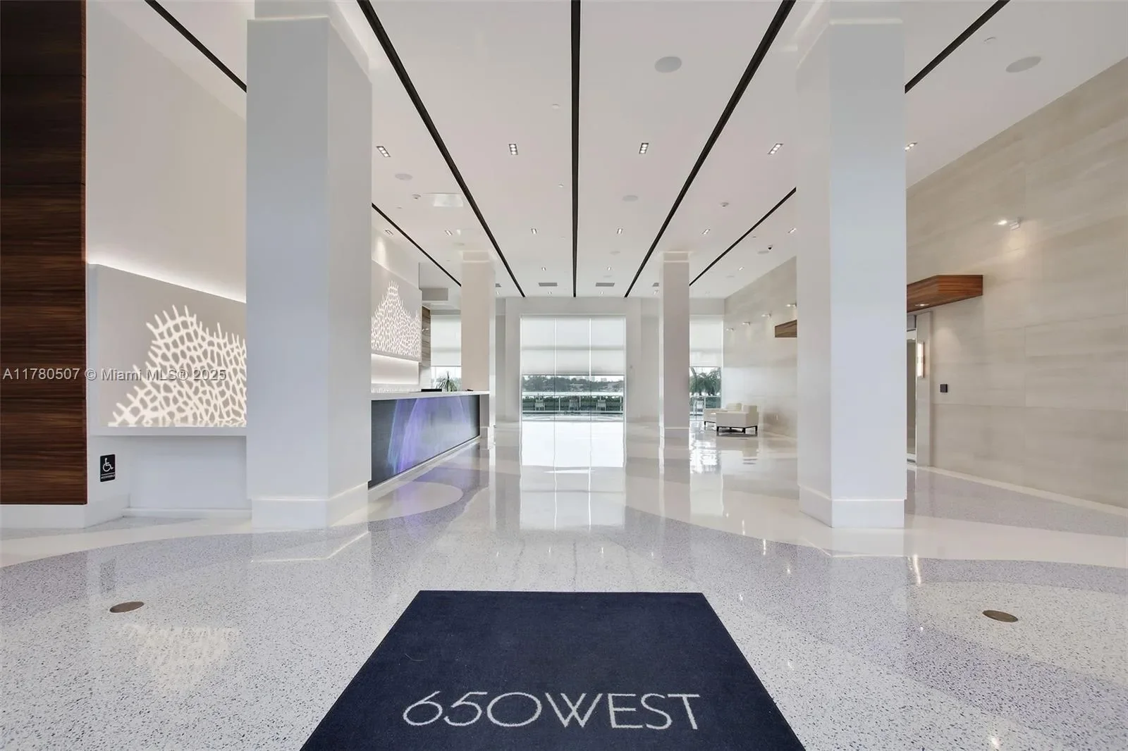 650 West Ave 2511, Miami Beach, Florida, United States. - Photo 24