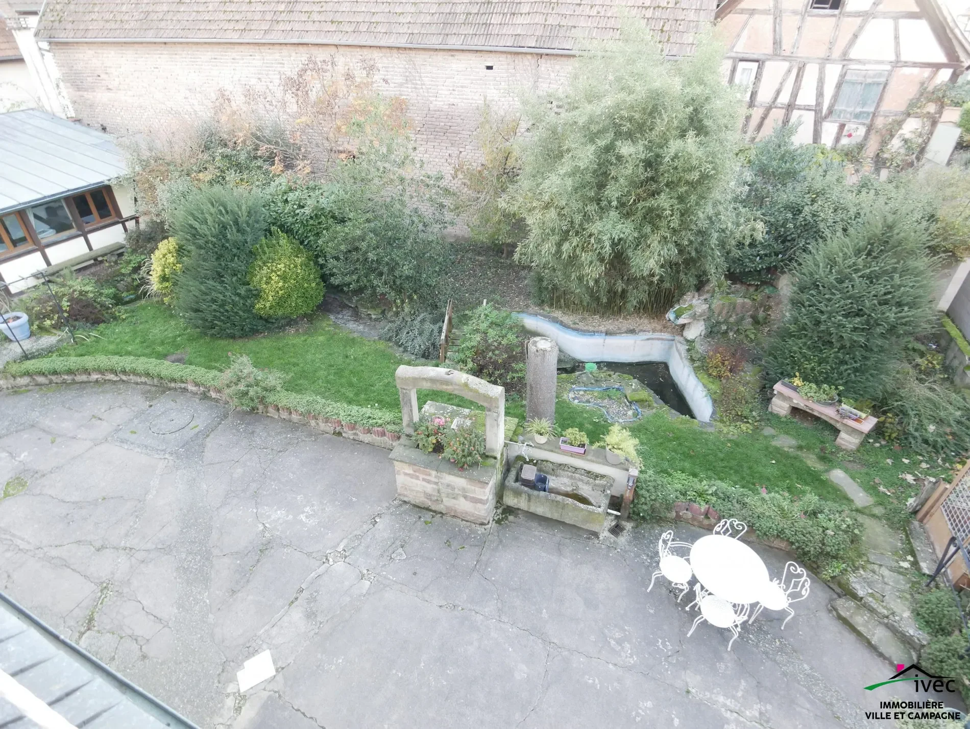 Exterior photo 9