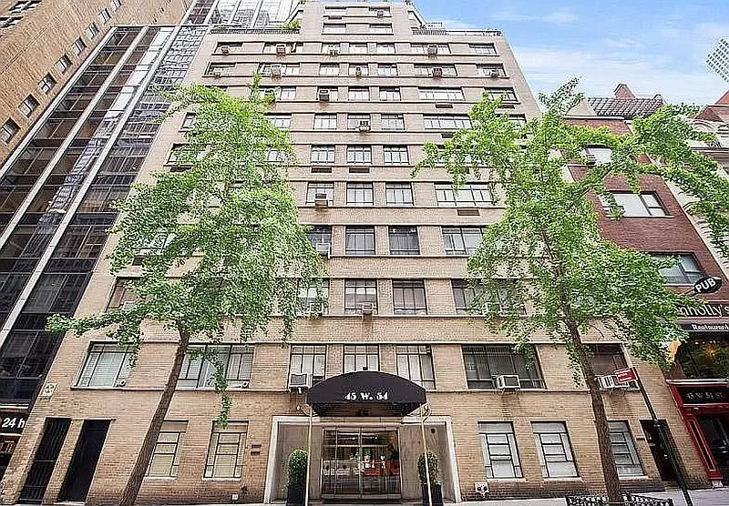 Exterior photo 1