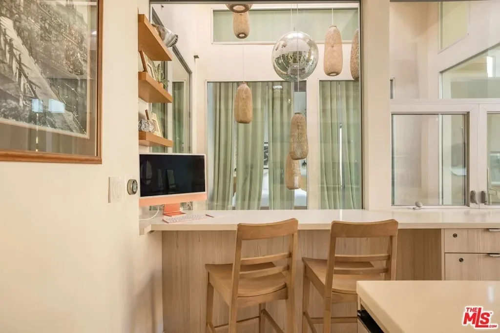2407 San Marco Drive, Los Angeles, California, United States. - Photo 23