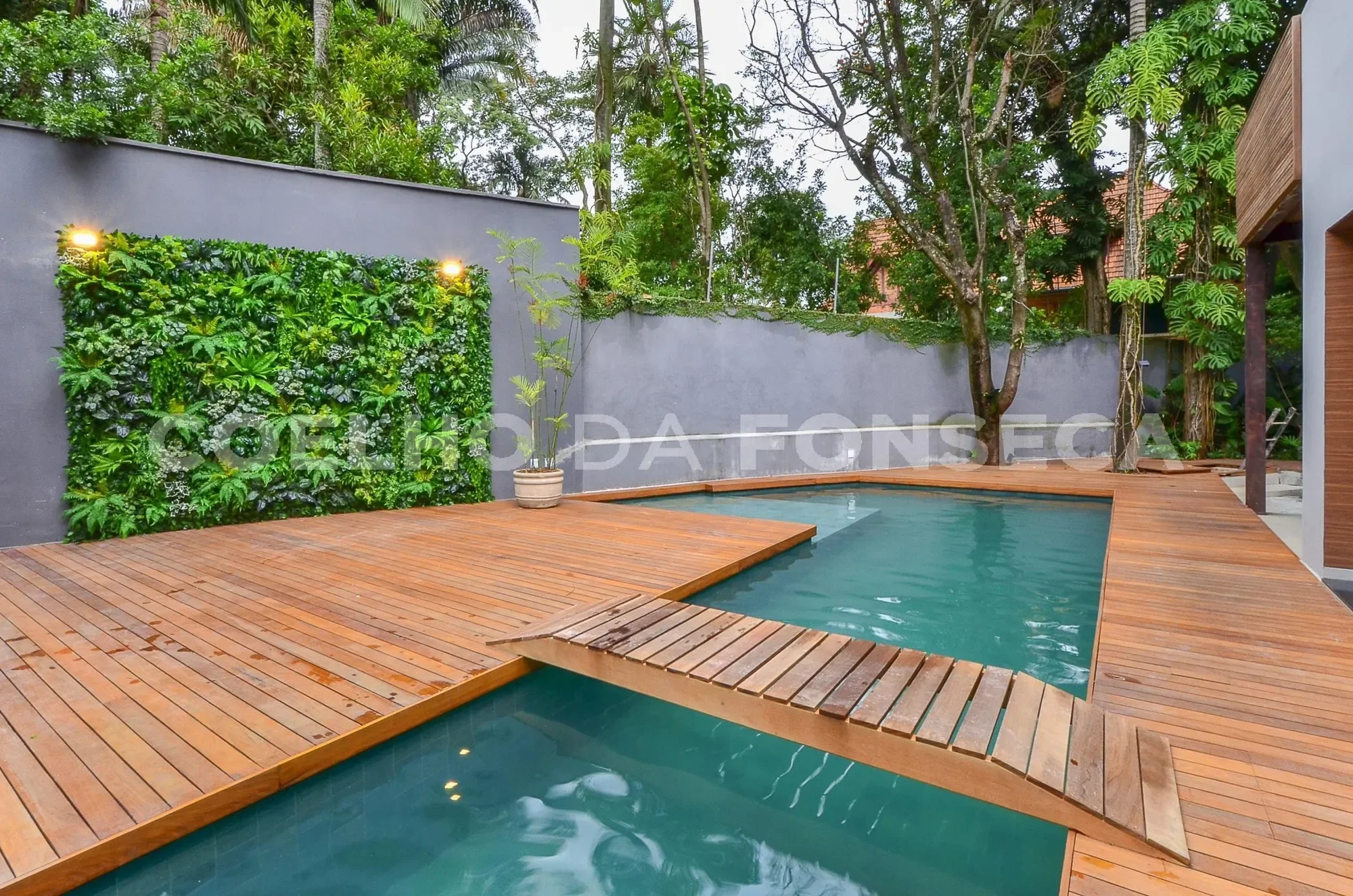 Exterior photo 7