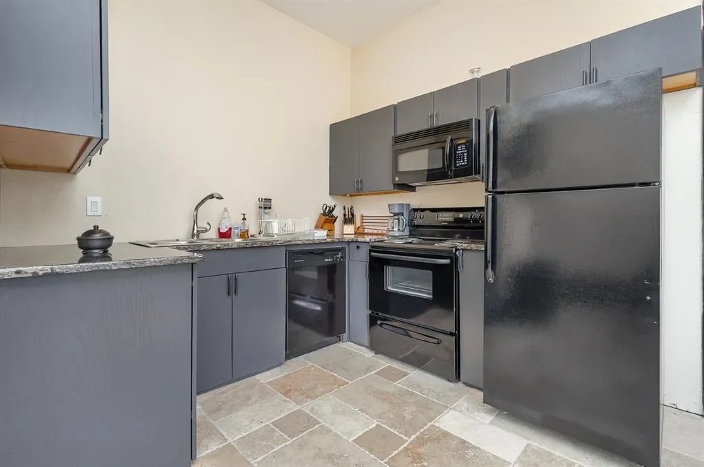 1031 Mallard Pointe Drive, Grand Prairie, Texas, United States. - Photo 33
