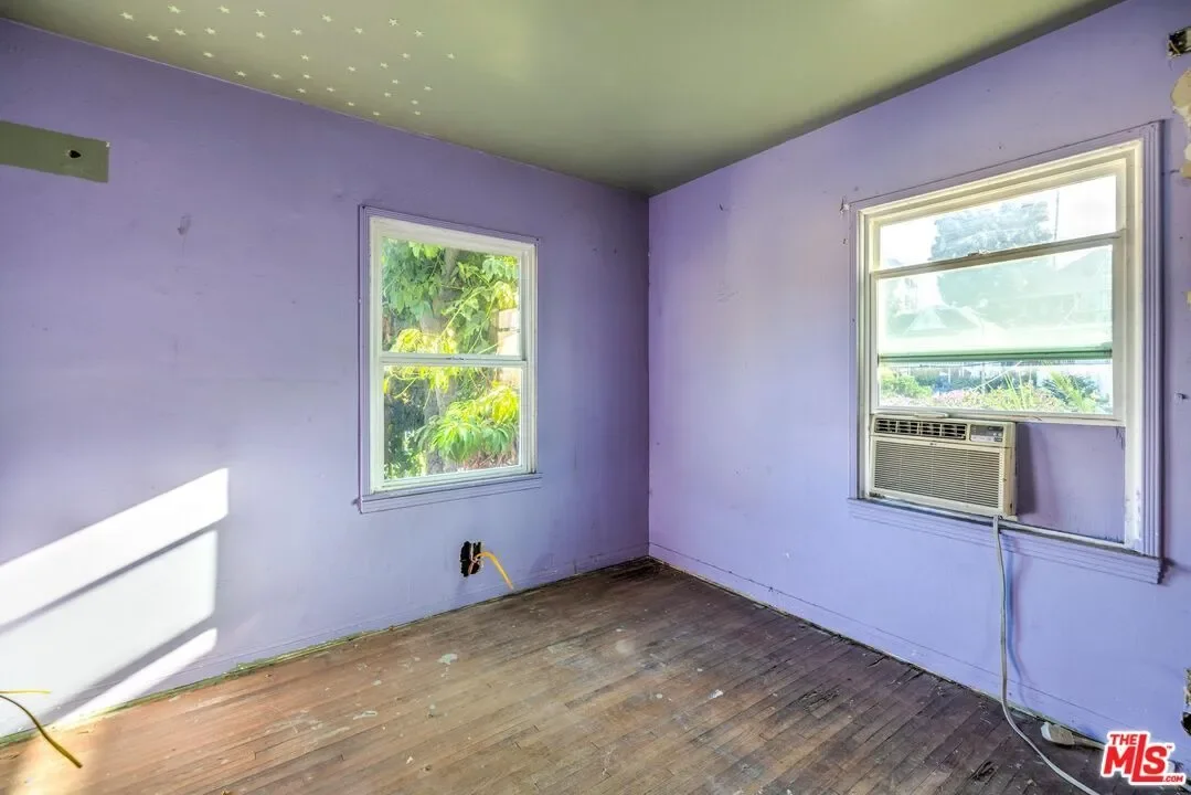 308 E Edgeware Rd, Los Angeles, California, United States. - Photo 16