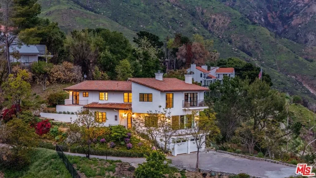 2382 Live Oak Meadows Road, Malibu, California, United States. - Photo 17