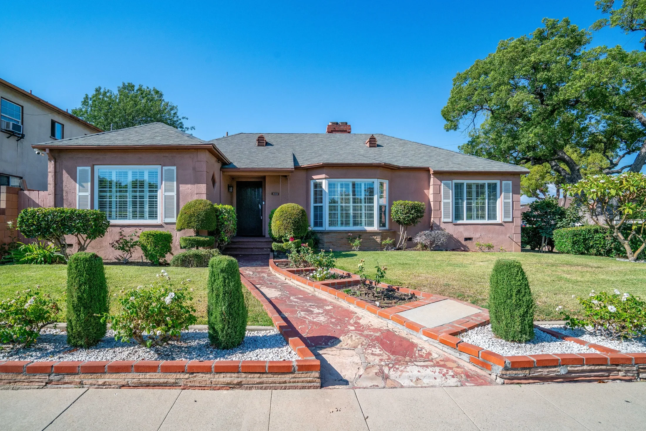 2013 South Palm Avenue , Alhambra, CA 91803, Alhambra, California, United States. - Photo 33