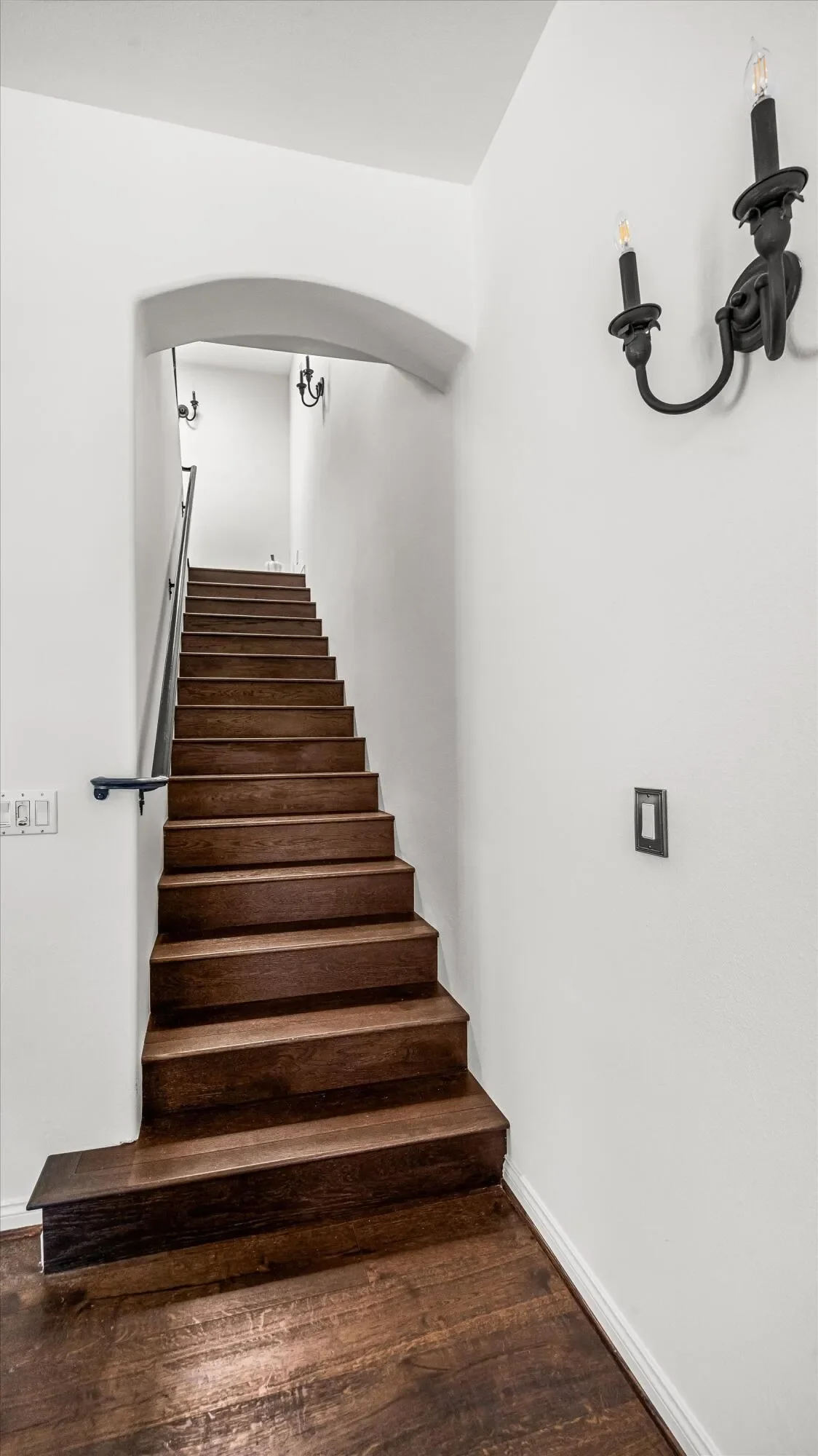 218 Santa Barbara Street D, Santa Barbara, California, United States. - Photo 26