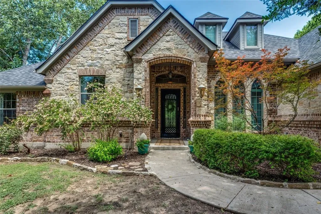 10208 Drop Tine Court, Fort Worth, Texas, United States. - Photo 2