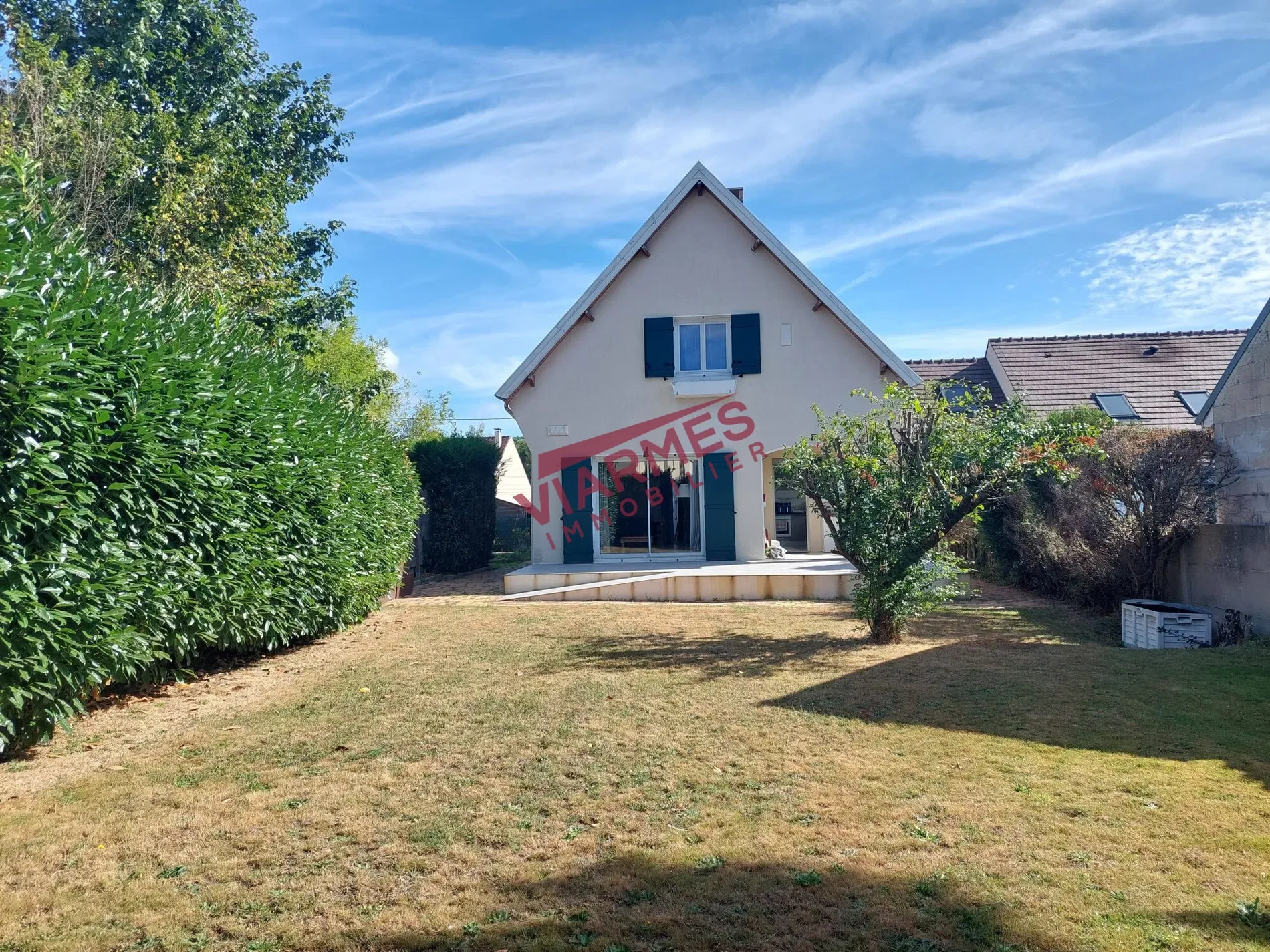 Exterior photo 4
