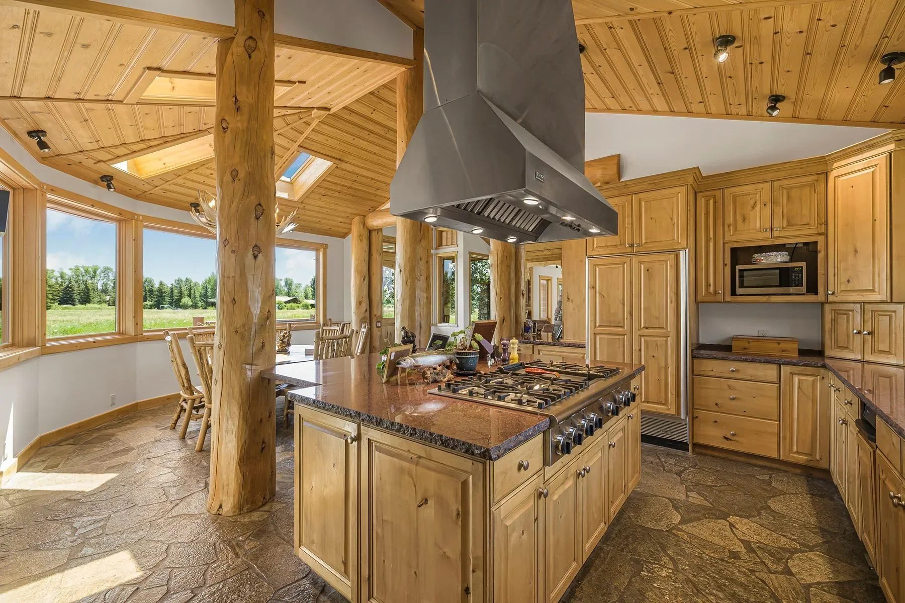 450 E Oatgrass Road , Jackson, WY 83001, Jackson, Wyoming, United States. - Photo 42