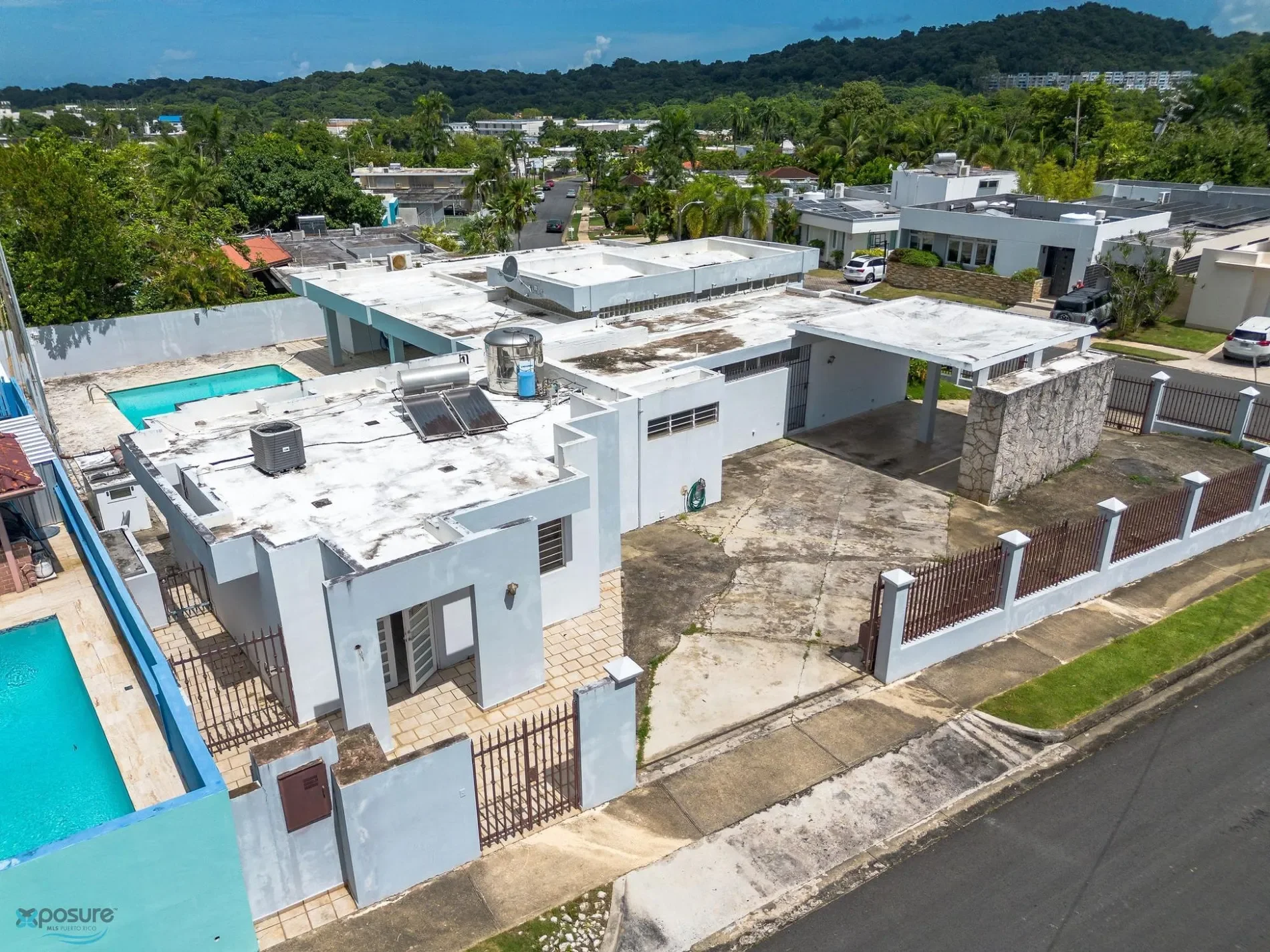 Exterior photo 7