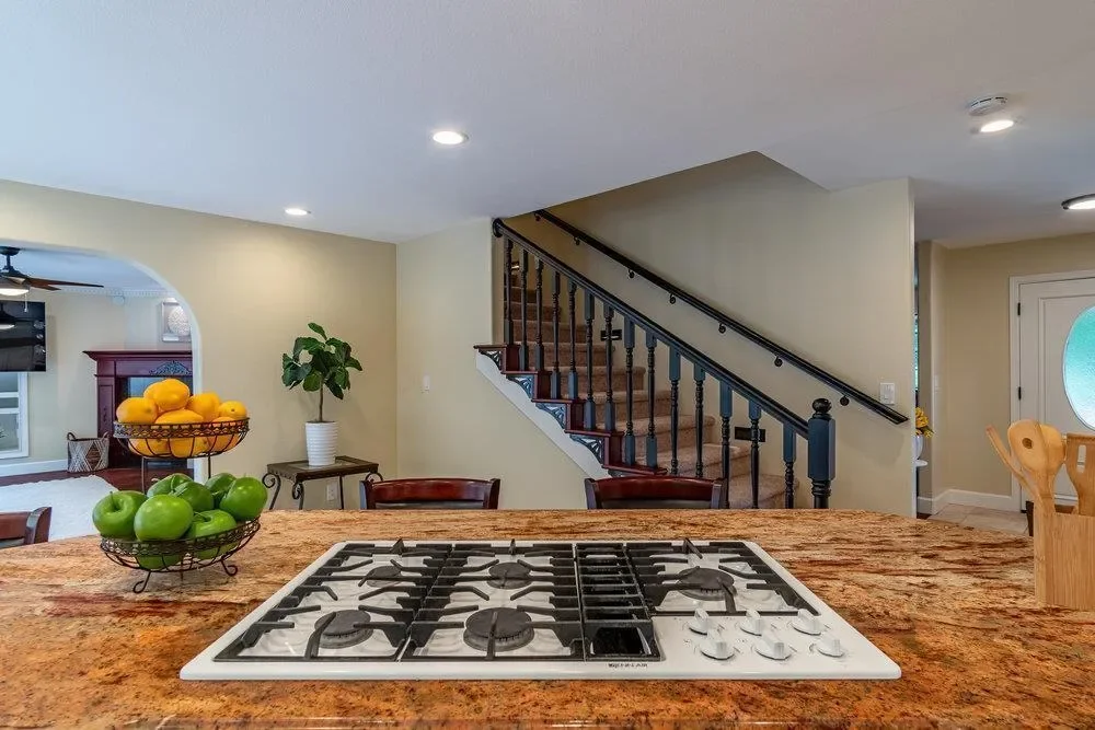 6020 Sherry Lee Lane, Salinas, California, United States. - Photo 17
