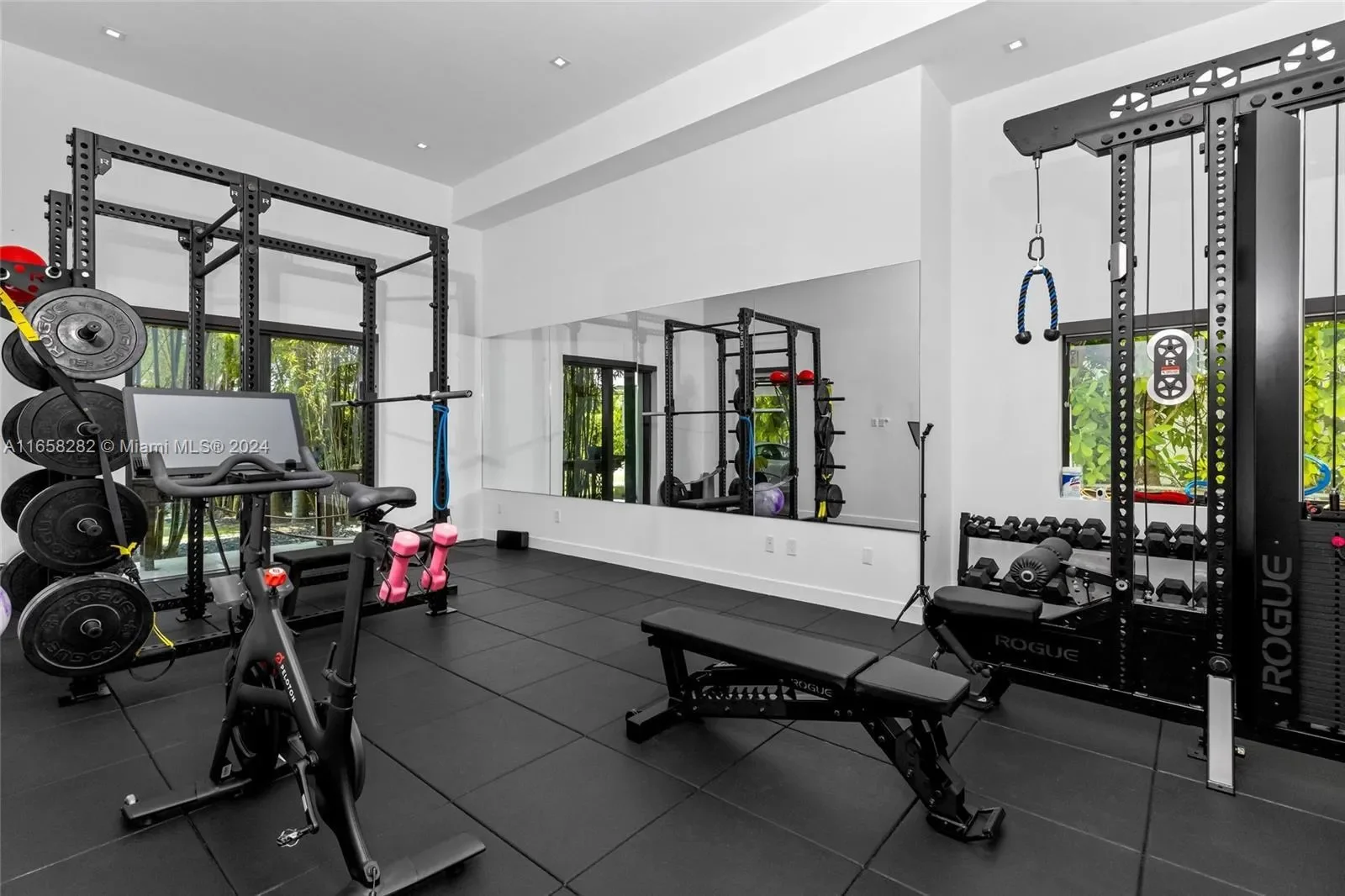 7960 Biscayne Point Cir, Miami Beach, Florida, United States. - Photo 3