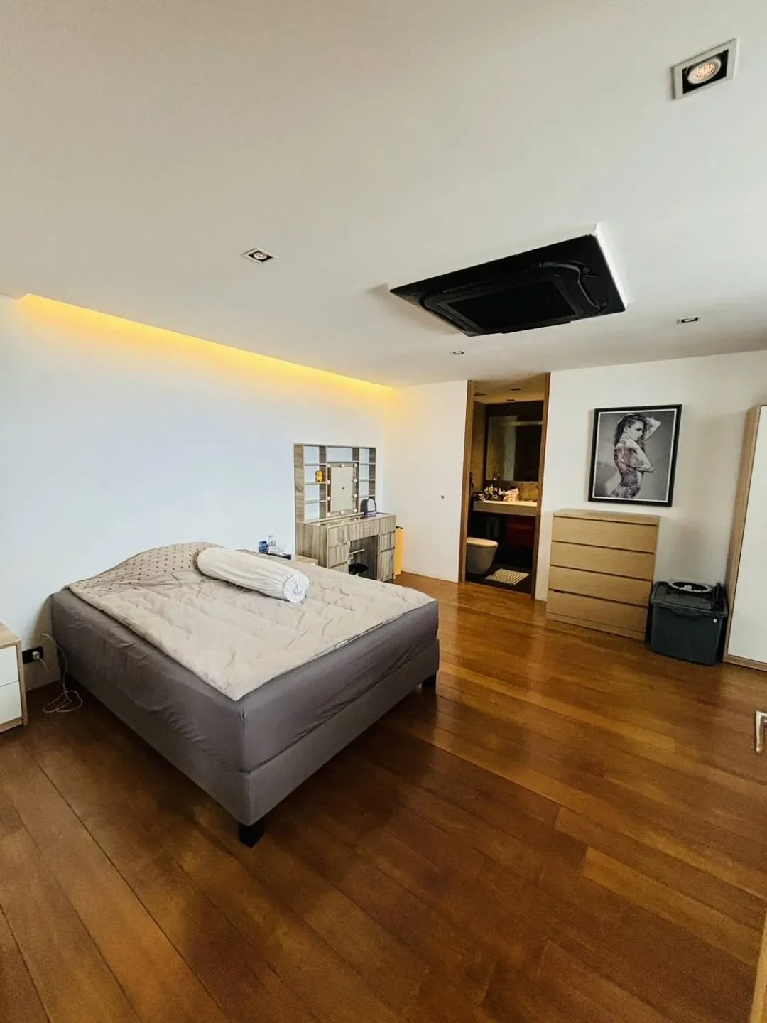 Gallery photo 12