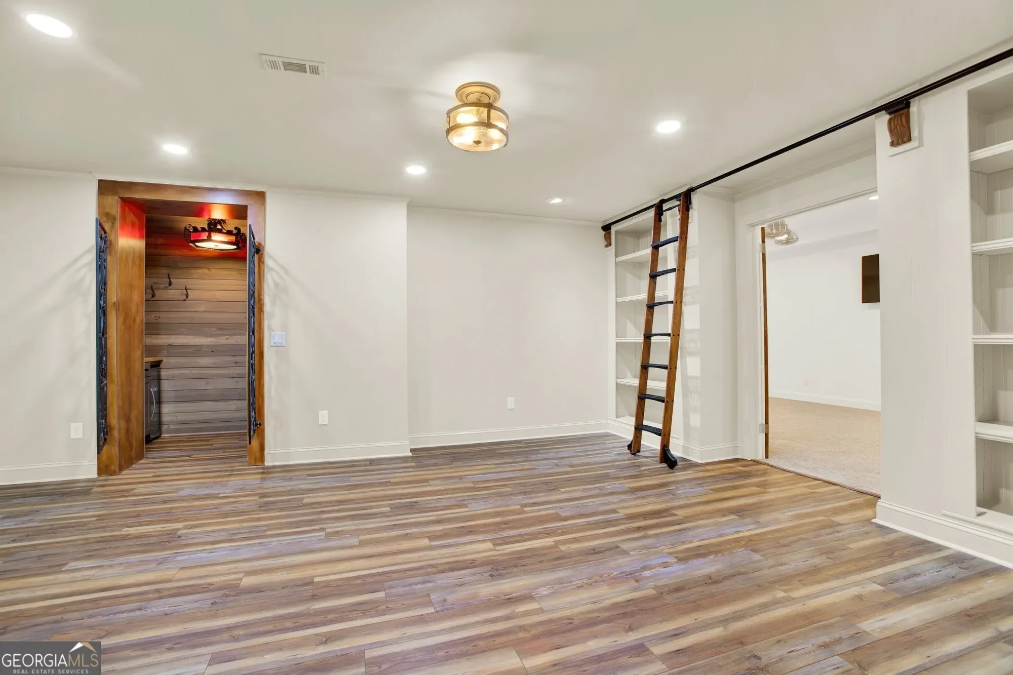 Gallery photo 2