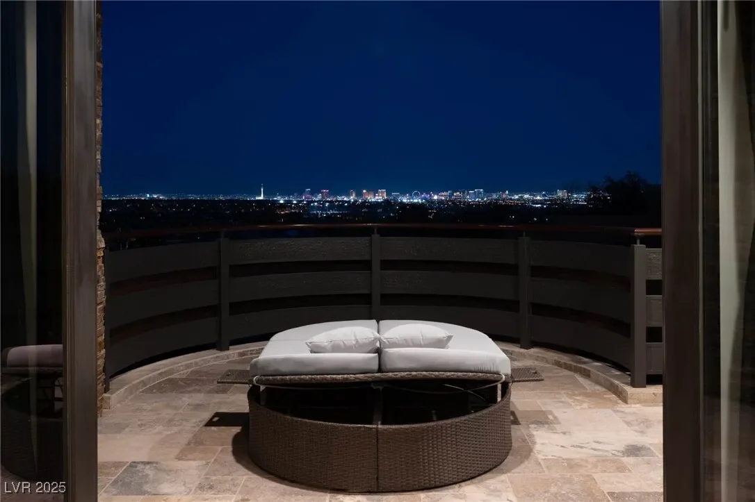64 Promontory Ridge Drive, Las Vegas, Nevada, United States. - Photo 23